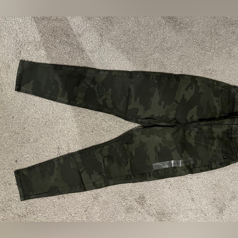 NWT American Eagle Camo Jeggings